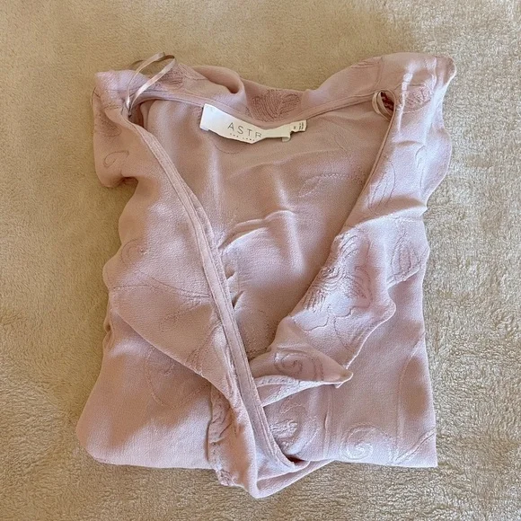 ASTR The Label Flutter Floral Pink Crop Blouse - Size M - Picture 9 of 10